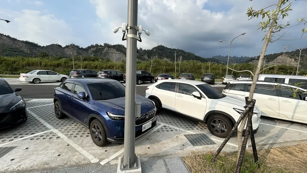 Traffic Management at Freeway Service Area