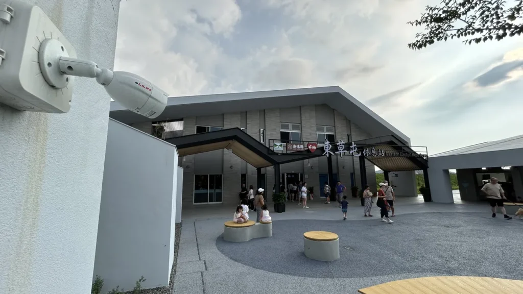Traffic Management at Freeway Service Area